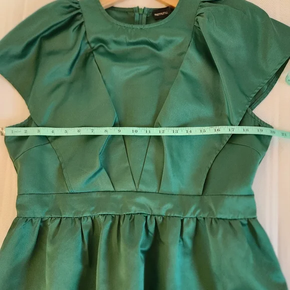 Emerald Green Sateen Dress - Picture 10 of 11